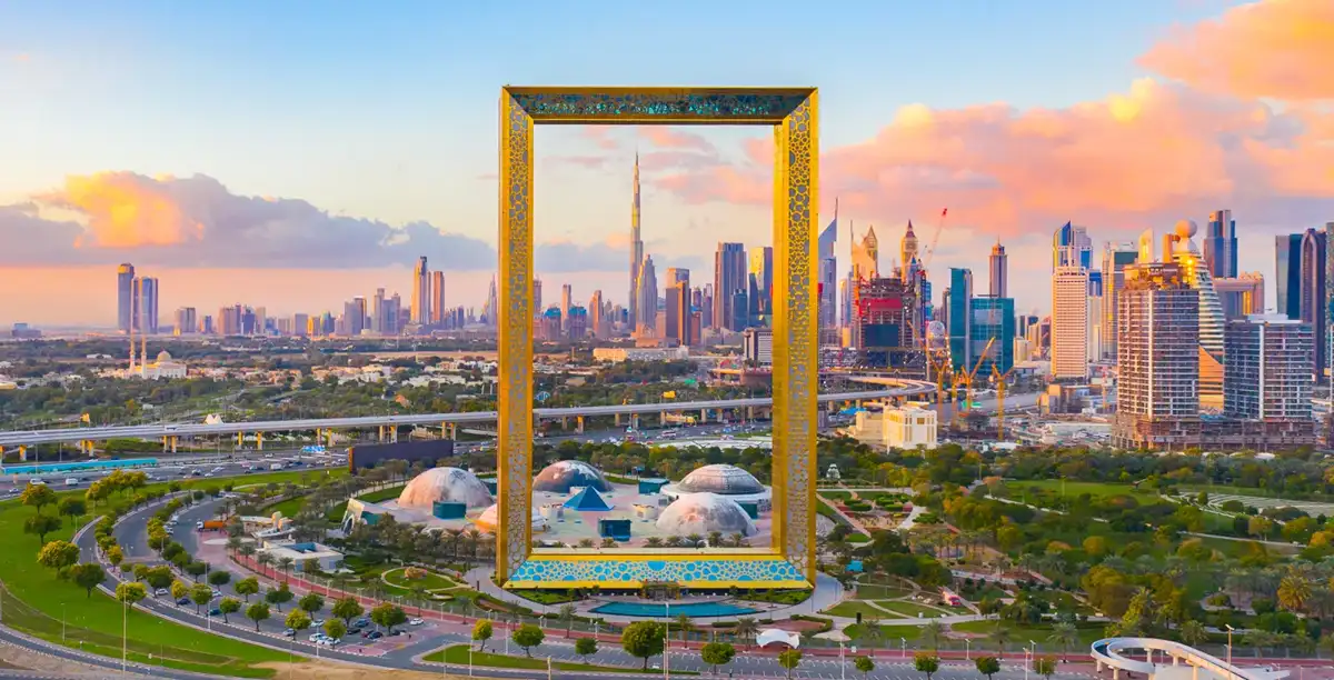 Aus der Höhe der Stadt der Träume: Ein anderes Erlebnis im Rahmen von Dubai