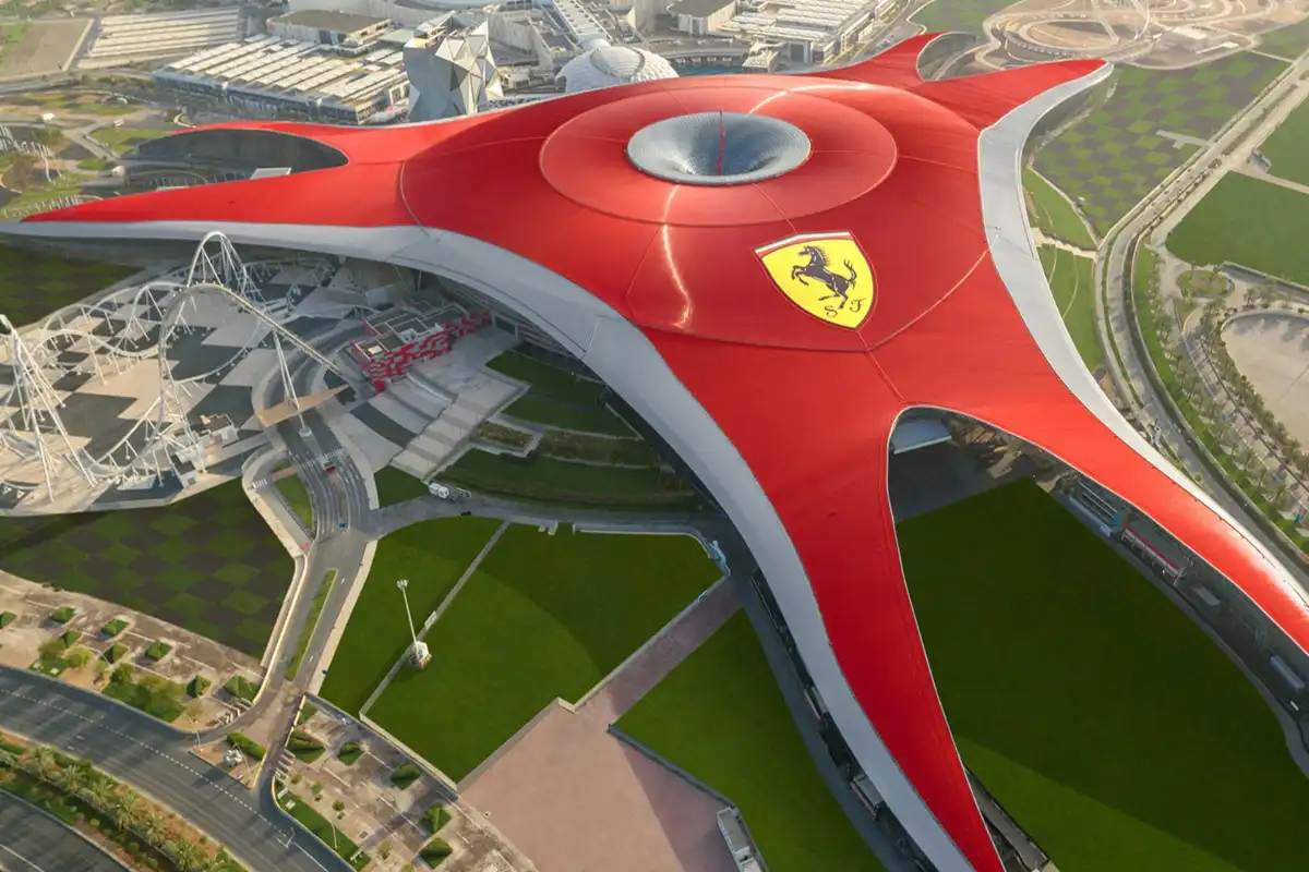 Ferrari-Wagenbahn in Dubai