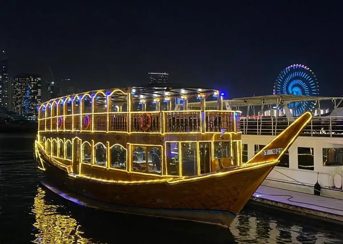 Erlebnis Abendessen auf dem Schiff Ocean Empress