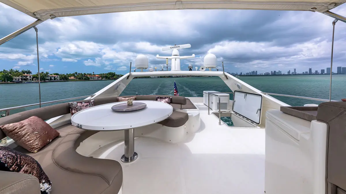 Der Unterschied zwischen der Megayat Ocean Empress und anderen Schiffen in Dubai