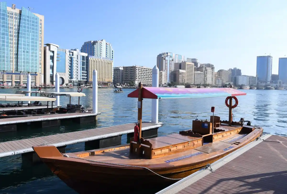 Zugang zur Dubai-Küste und Transport